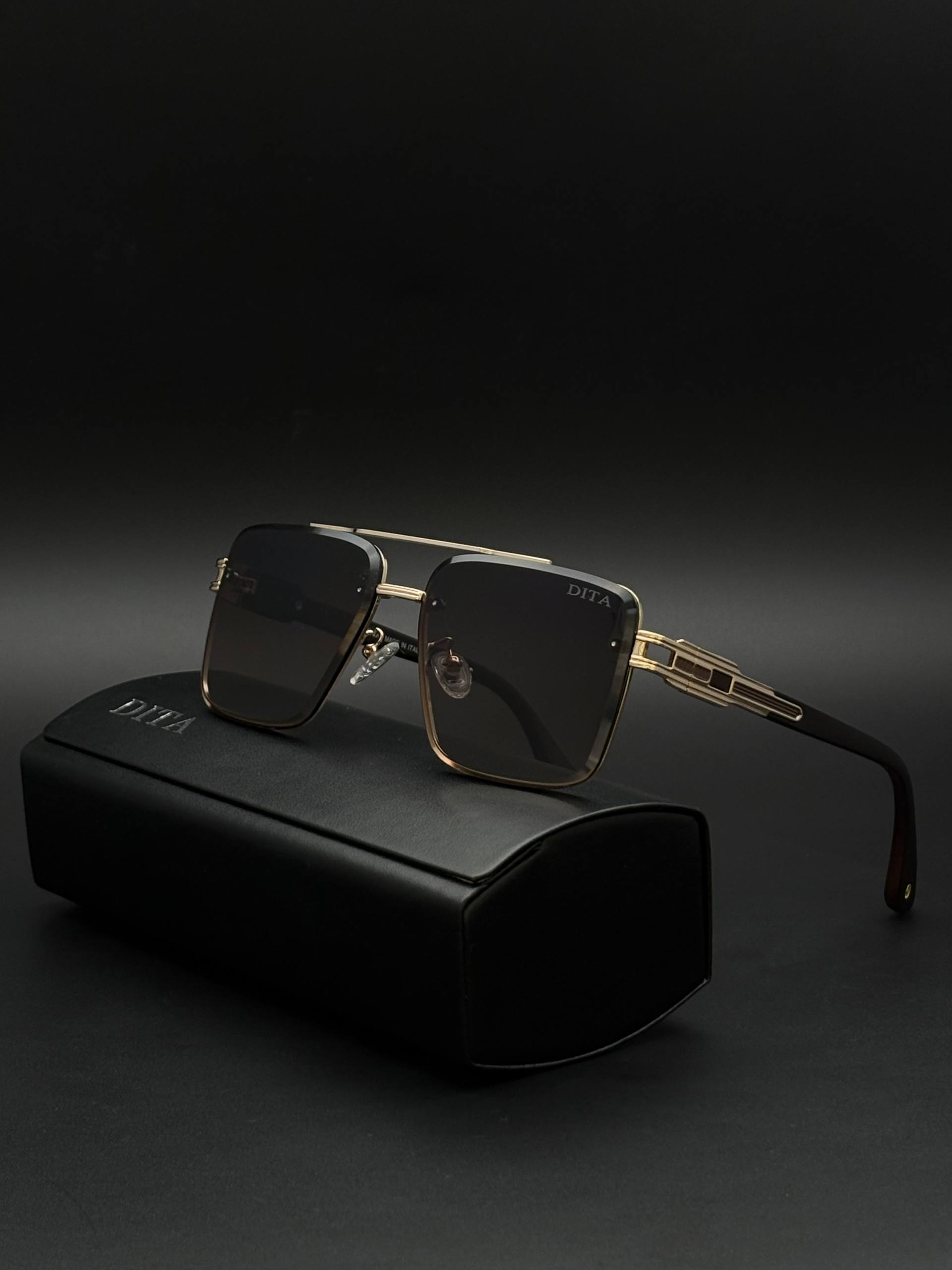 عینک خاص دیتا