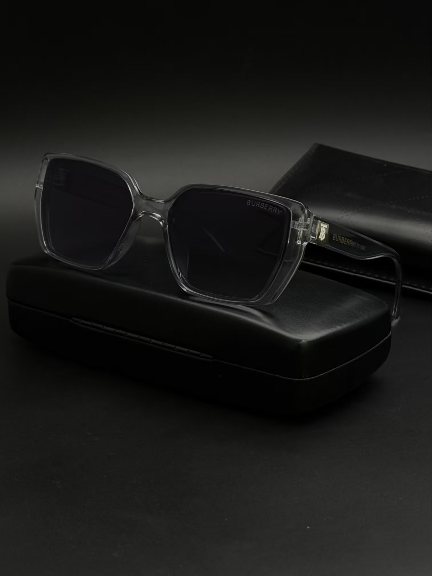 عینک طرح مارک باربری